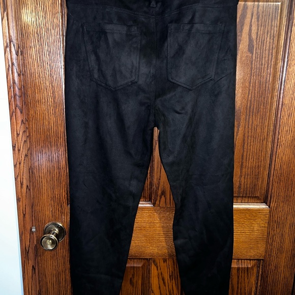 Liverpool Black Madonna Skinny - Picture 3 of 9